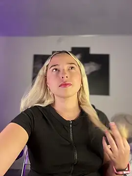 Snapshot of Irisweet_ chatting on November 26, 9:38 pm Irisweet online show from November 26, 9:38 pm