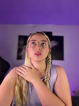 Snapshot of Irisweet_ chatting on November 27, 10:45 pm Irisweet online show from November 27, 10:45 pm