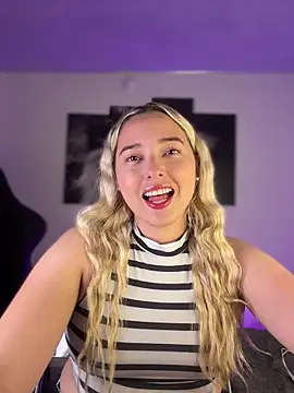 Snapshot of Irisweet_ chatting on November 29, 10:57 pm Irisweet online show from November 29, 10:57 pm