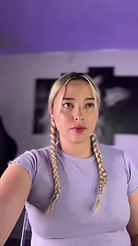 Snapshot of Irisweet_ chatting on December 4, 10:40 pm Irisweet online show from December 4, 10:40 pm