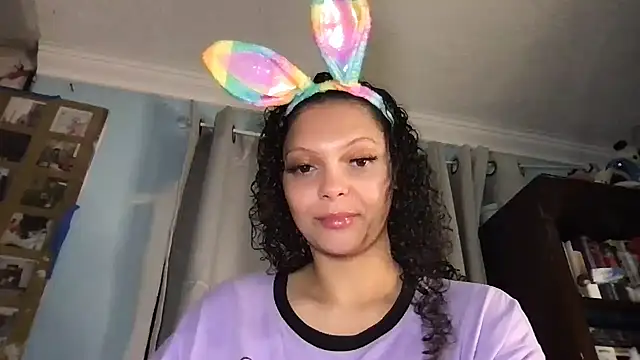 LuLuValenttine101 online show from April 7, 6:47 am