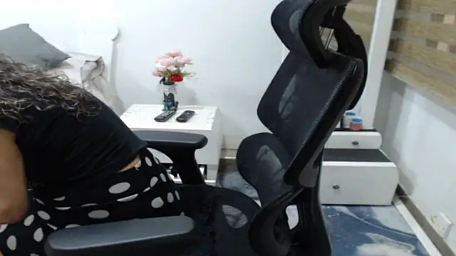 jesy hot online show from June 9, 8:20 pm