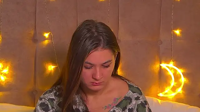 RachelSimpson online show from December 3, 4:25 am