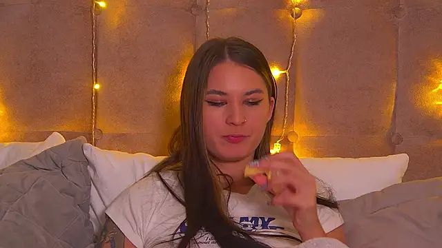 RachelSimpson online show from December 5, 4:31 am