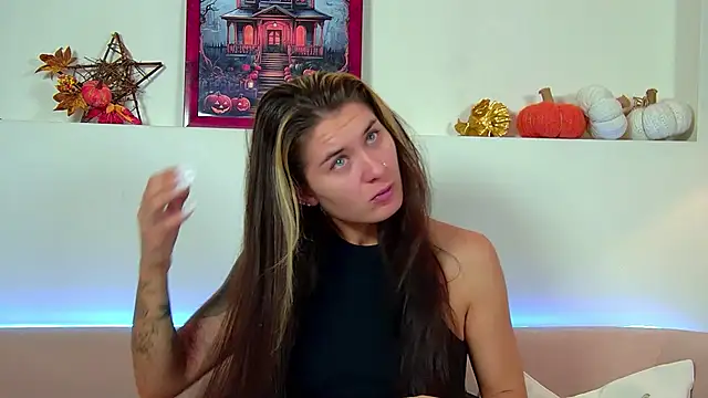 RachelSimpson online show from October 26, 6:25 pm