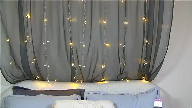 RachelSimpson online show from November 5, 6:19 pm