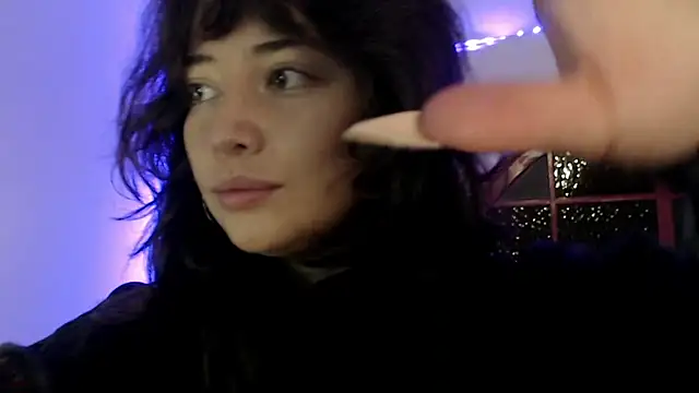 Snapshot of Hannah-Valhalla chatting on February 14, 3:33 am Hannah-Valhalla online show from February 14, 3:33 am