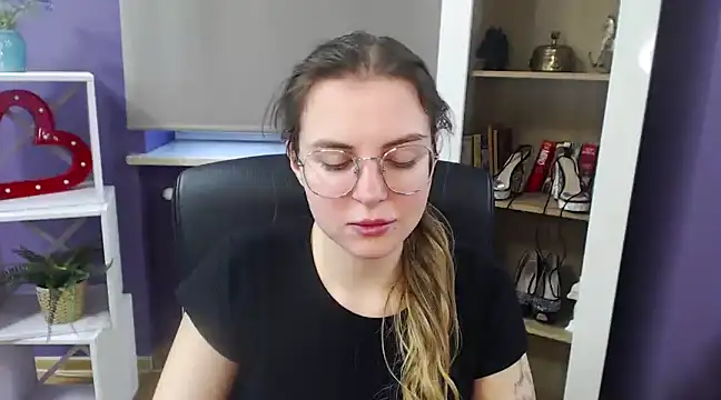 Snapshot of Zoey_Erotic chatting on December 30, 9:16 am Zoey Erotic online show from December 30, 9:16 am