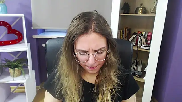 Snapshot of Zoey_Erotic chatting on January 9, 8:45 am Zoey Erotic online show from January 9, 8:45 am