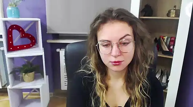 Snapshot of Zoey_Erotic chatting on January 24, 5:31 am Zoey Erotic online show from January 24, 5:31 am