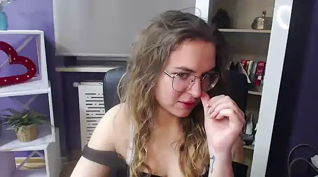 Snapshot of Zoey_Erotic chatting on January 27, 5:25 am Zoey Erotic online show from January 27, 5:25 am