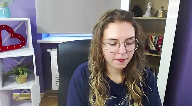 Snapshot of Zoey_Erotic chatting on January 31, 11:24 am Zoey Erotic online show from January 31, 11:24 am