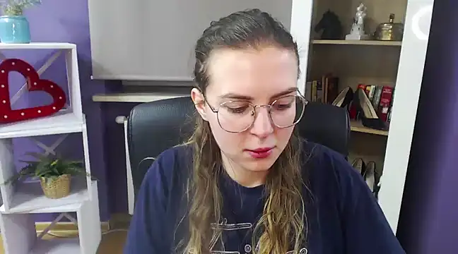 Snapshot of Zoey_Erotic chatting on February 4, 5:31 am Zoey Erotic online show from February 4, 5:31 am