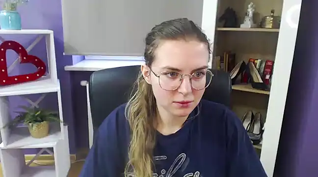 Snapshot of Zoey_Erotic chatting on February 4, 8:56 am Zoey Erotic online show from February 4, 8:56 am