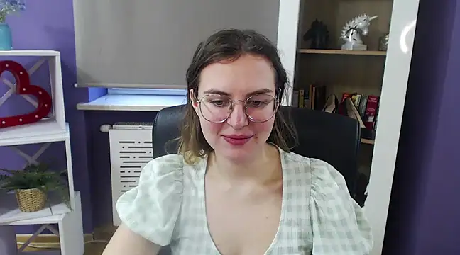 Snapshot of Zoey_Erotic chatting on February 10, 9:14 am Zoey Erotic online show from February 10, 9:14 am