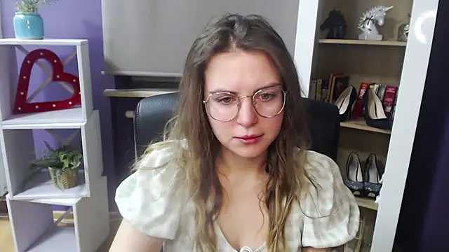 Snapshot of Zoey_Erotic chatting on February 18, 5:31 am Zoey Erotic online show from February 18, 5:31 am