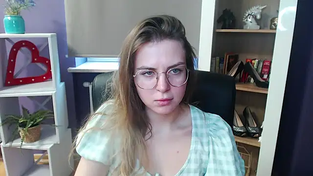 Snapshot of Zoey_Erotic chatting on February 19, 8:55 am Zoey Erotic online show from February 19, 8:55 am