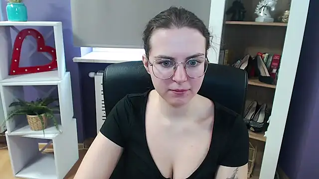 Snapshot of Zoey_Erotic chatting on March 6, 8:41 am Zoey Erotic online show from March 6, 8:41 am