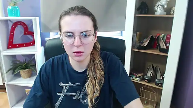 Snapshot of Zoey_Erotic chatting on March 14, 8:53 am Zoey Erotic online show from March 14, 8:53 am