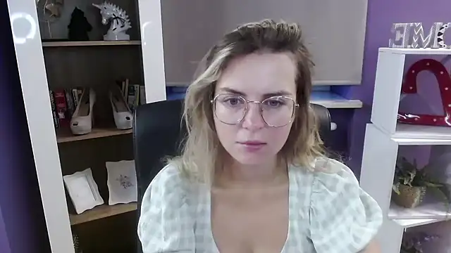 Snapshot of Zoey_Erotic chatting on September 9, 4:23 am Zoey Erotic online show from September 9, 4:23 am