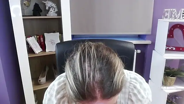 Snapshot of Zoey_Erotic chatting on September 25, 4:49 am Zoey Erotic online show from September 25, 4:49 am