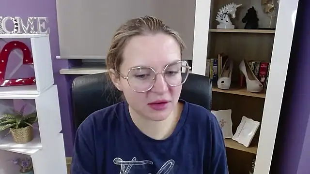 Snapshot of Zoey_Erotic chatting on November 18, 5:34 am Zoey Erotic online show from November 18, 5:34 am