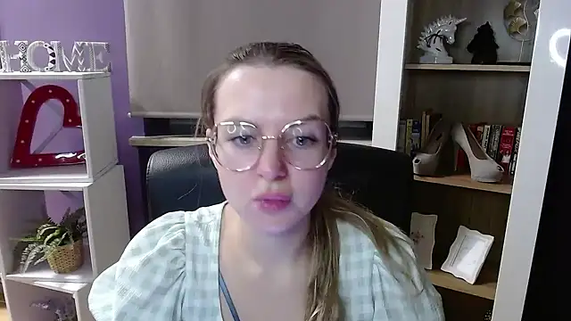 Snapshot of Zoey_Erotic chatting on November 28, 5:32 am Zoey Erotic online show from November 28, 5:32 am