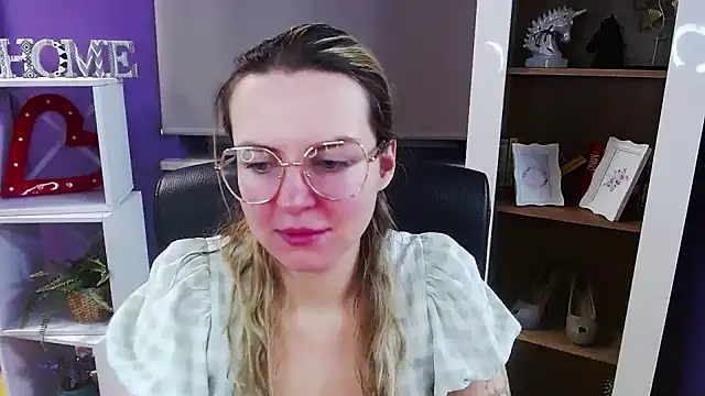 Zoey Erotic online show from January 16, 6:28 am