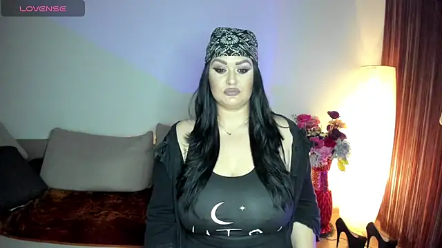 Snapshot of Laura_sinner chatting on January 25, 8:00 pm Laura sinner online show from January 25, 8:00 pm