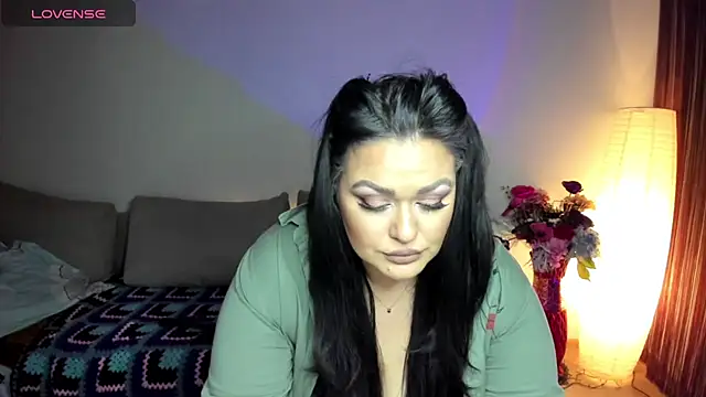 Snapshot of Laura_sinner chatting on February 18, 11:19 pm Laura sinner online show from February 18, 11:19 pm