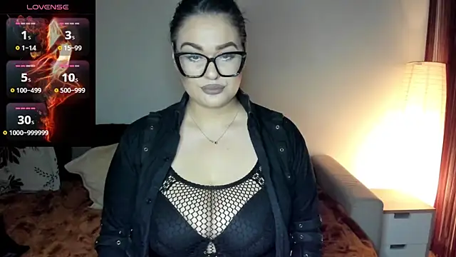 Laura sinner online show from November 17, 5:30 pm