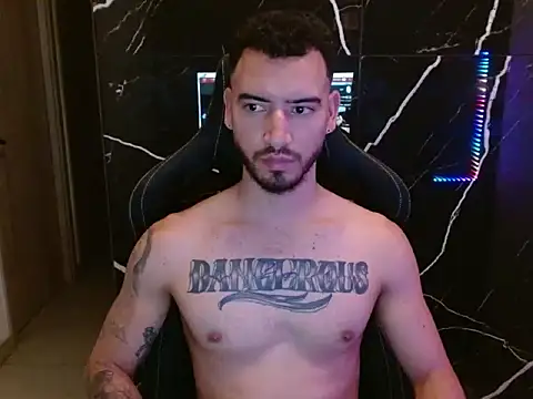 Snapshot of Dangerous-Men chatting on October 31, 4:35 am Dangerous-Men online show from October 31, 4:35 am