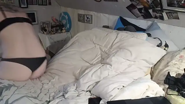 Snapshot of MaryG chatting on February 18, 3:30 pm MaryG online show from February 18, 3:30 pm