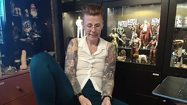 Snapshot of MaryG chatting on March 3, 1:06 pm MaryG online show from March 3, 1:06 pm