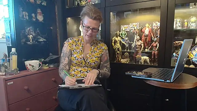 Snapshot of MaryG chatting on March 9, 9:24 am MaryG online show from March 9, 9:24 am