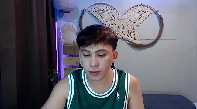 Snapshot of princeJayX chatting on December 5, 9:28 am princeJayX online show from December 5, 9:28 am