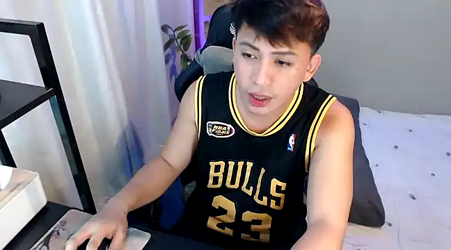 Snapshot of princeJayX chatting on December 7, 12:45 pm princeJayX online show from December 7, 12:45 pm