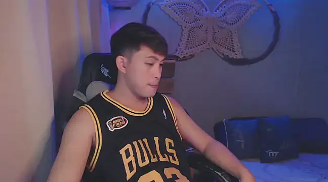 Snapshot of princeJayX chatting on December 10, 9:33 am princeJayX online show from December 10, 9:33 am