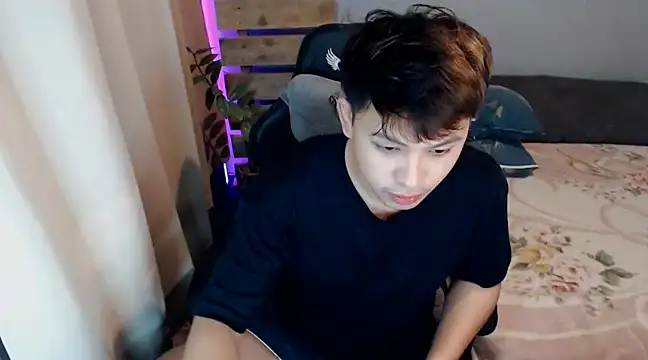 Snapshot of princeJayX chatting on December 16, 2:47 am princeJayX online show from December 16, 2:47 am