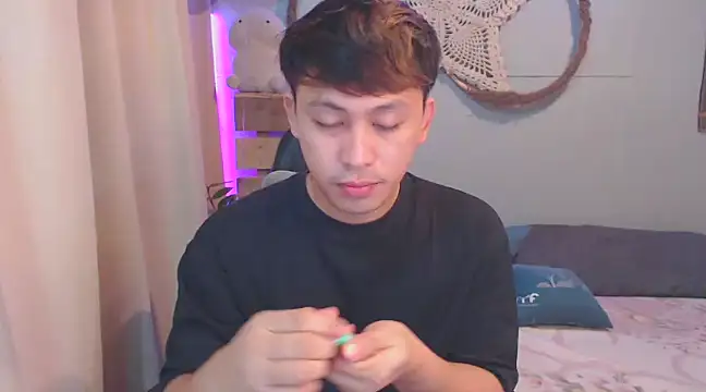 Snapshot of princeJayX chatting on December 16, 2:05 pm princeJayX online show from December 16, 2:05 pm