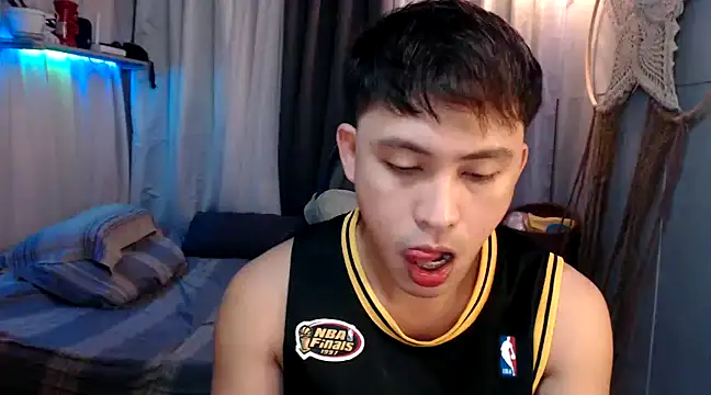 Snapshot of princeJayX chatting on January 13, 11:52 am princeJayX online show from January 13, 11:52 am