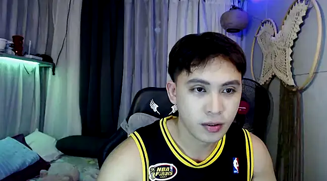 Snapshot of princeJayX chatting on January 22, 8:51 am princeJayX online show from January 22, 8:51 am