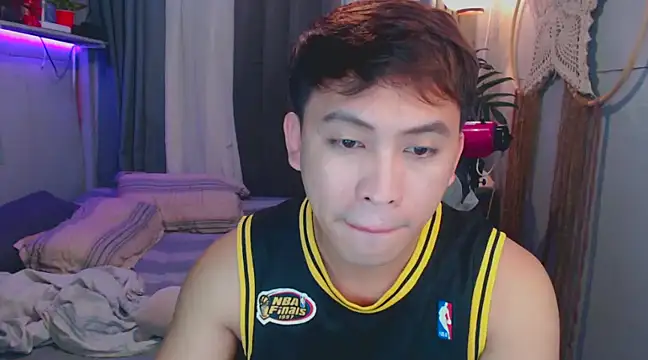 Snapshot of princeJayX chatting on February 3, 5:56 pm princeJayX online show from February 3, 5:56 pm