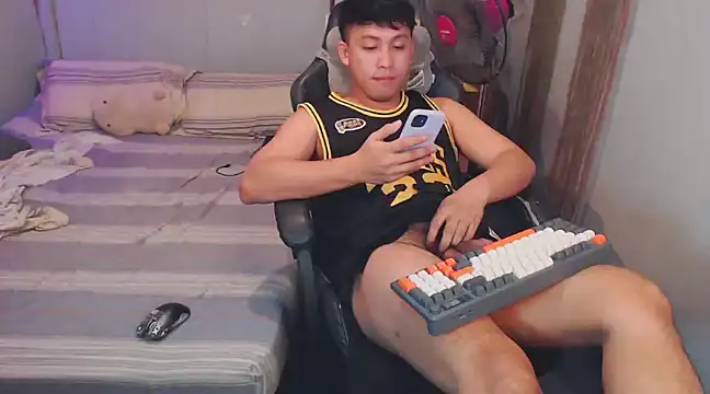 Snapshot of princeJayX chatting on February 21, 5:35 am princeJayX online show from February 21, 5:35 am