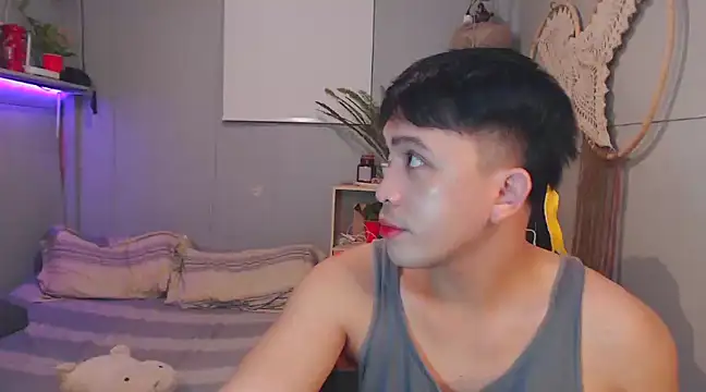 Snapshot of princeJayX chatting on February 21, 3:10 pm princeJayX online show from February 21, 3:10 pm