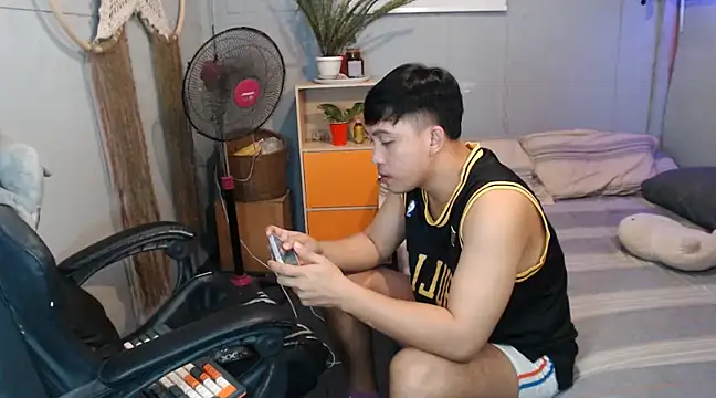 Snapshot of princeJayX chatting on February 24, 7:00 am princeJayX online show from February 24, 7:00 am