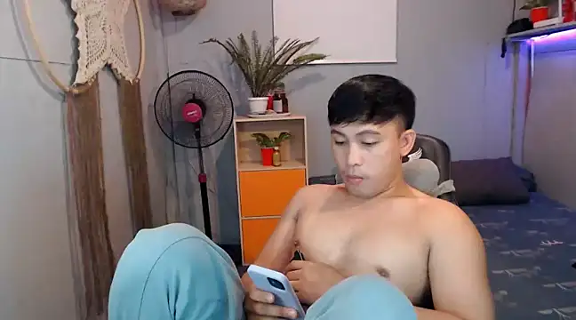 Snapshot of princeJayX chatting on February 26, 9:32 am princeJayX online show from February 26, 9:32 am