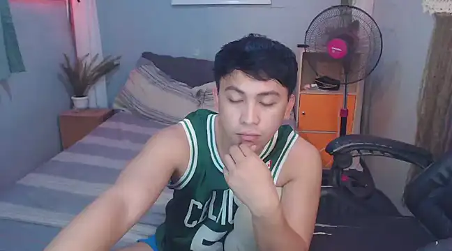 Snapshot of princeJayX chatting on March 14, 5:27 am princeJayX online show from March 14, 5:27 am