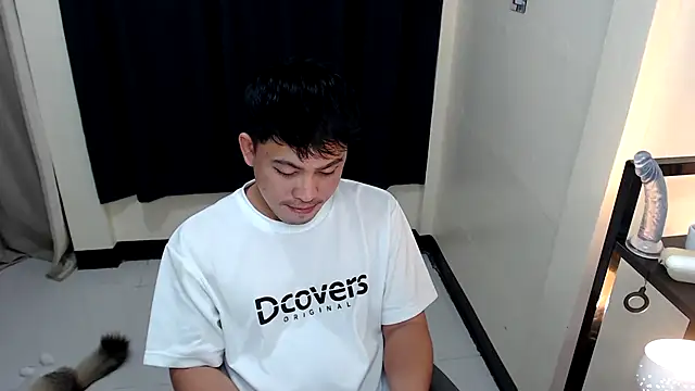 Snapshot of princeJayX chatting on October 20, 1:50 am princeJayX online show from October 20, 1:50 am