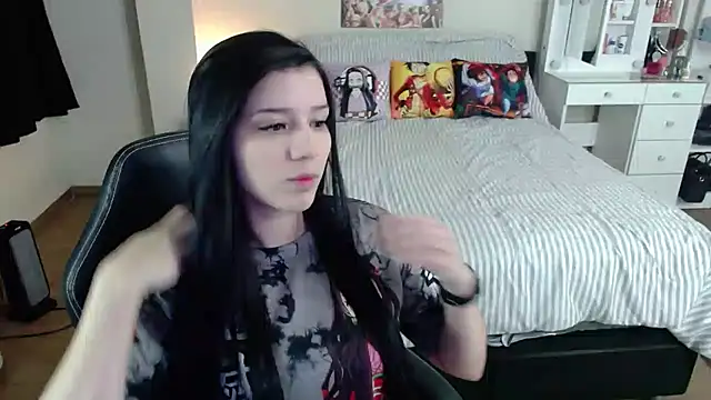 Snapshot of kittykat18x chatting on September 12, 4:34 am kittykat18x online show from September 12, 4:34 am